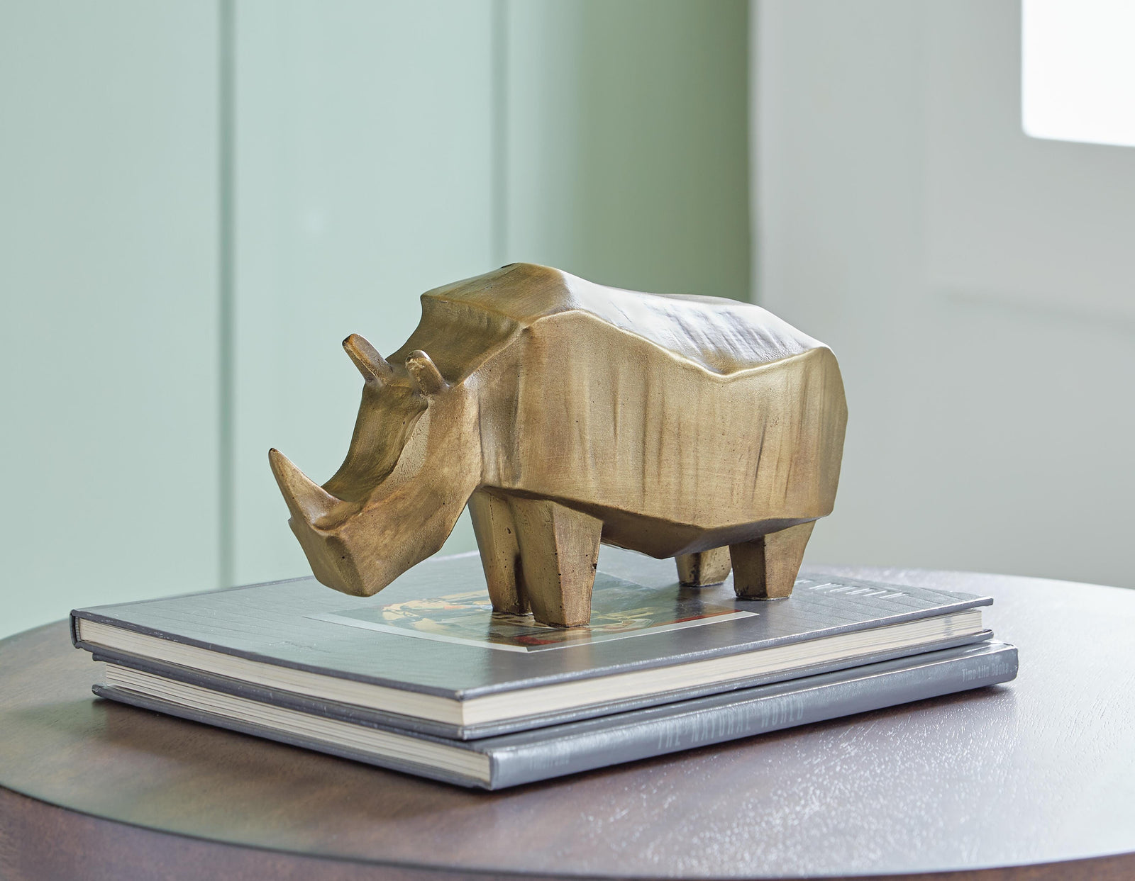 Gentwell Sculpture - Gold (2)