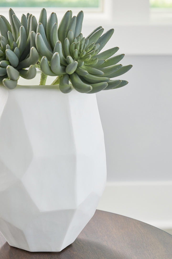 Karenton Vase - White (4)