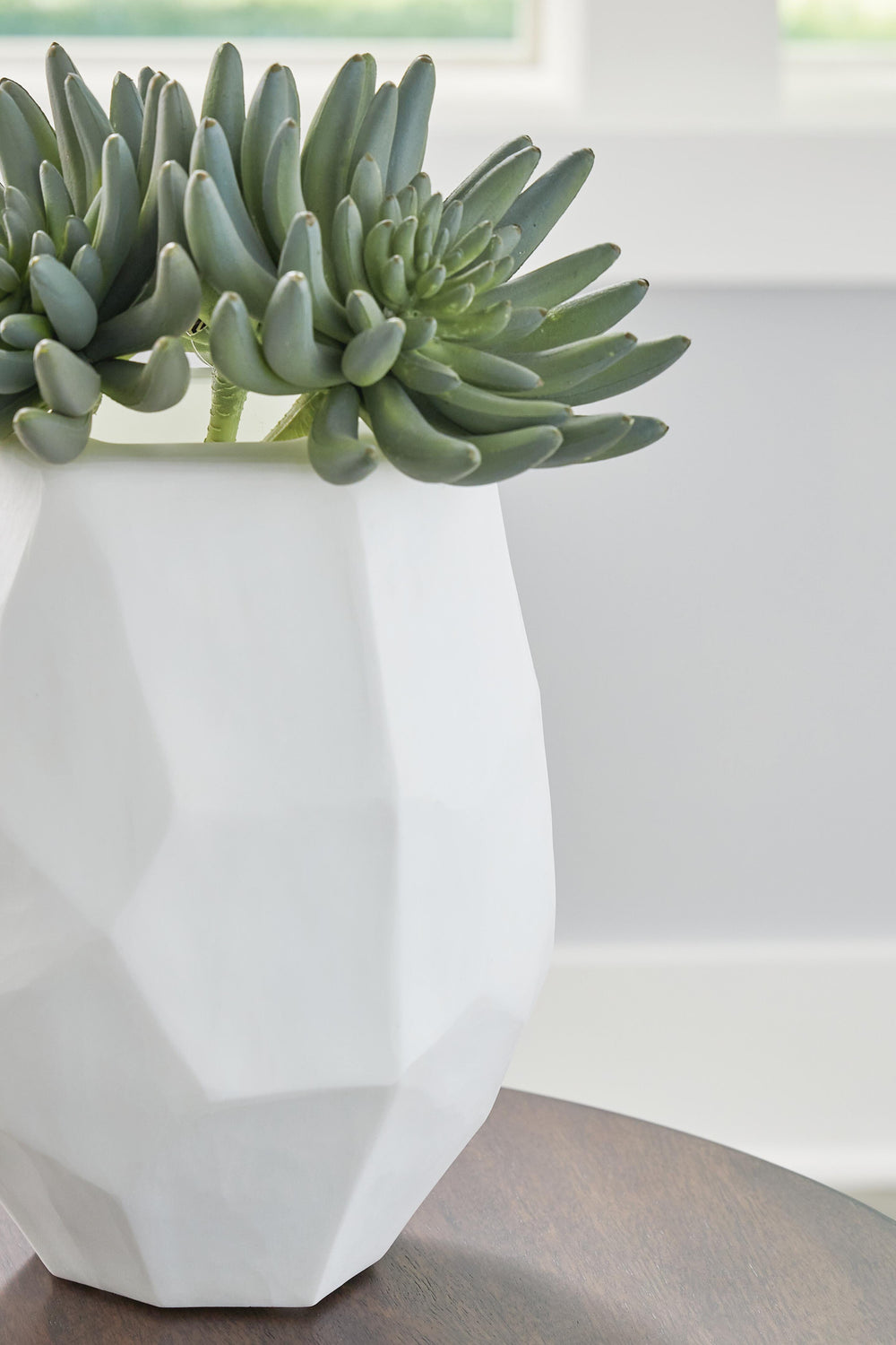 Karenton Vase - White (4)