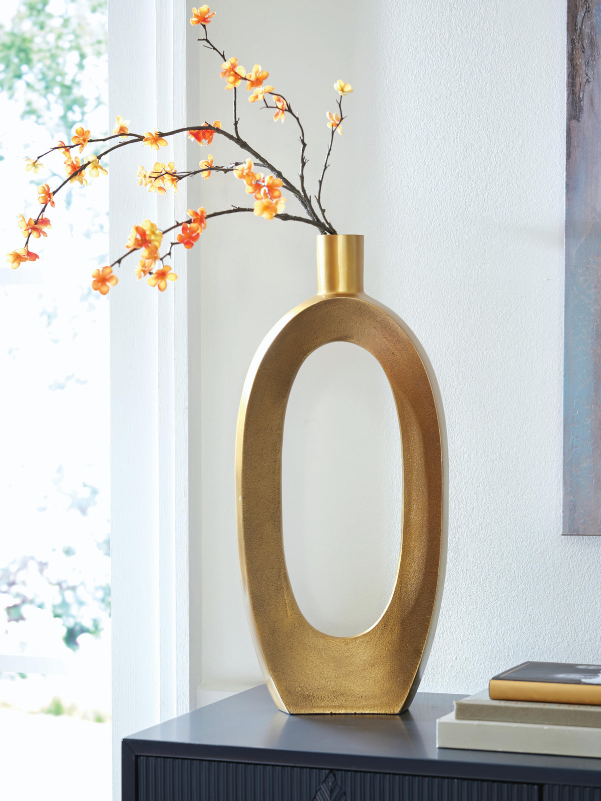 Lawtonville Vase - Antique Gold Finish (2)