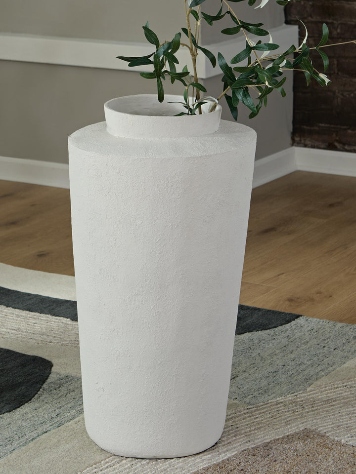 Flurinworth Vase - Cream (2)