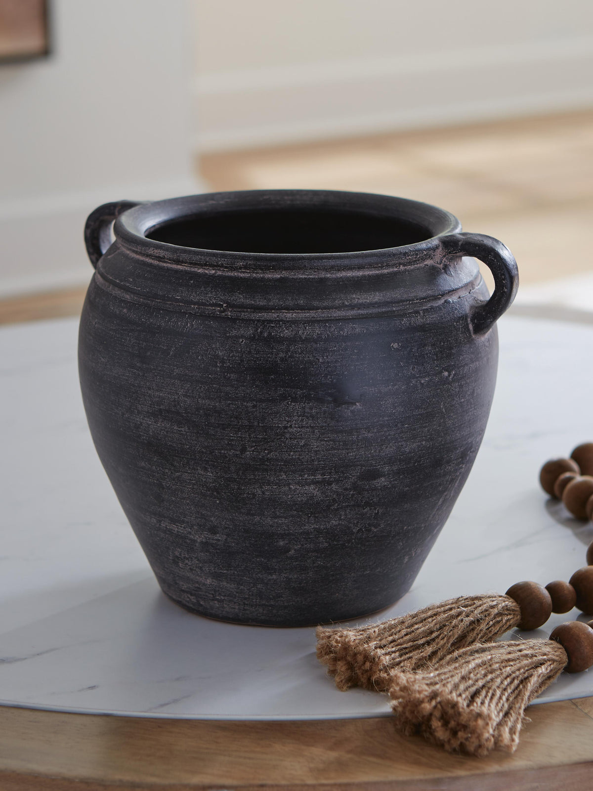 Meadie Vase - Distressed Black (2)