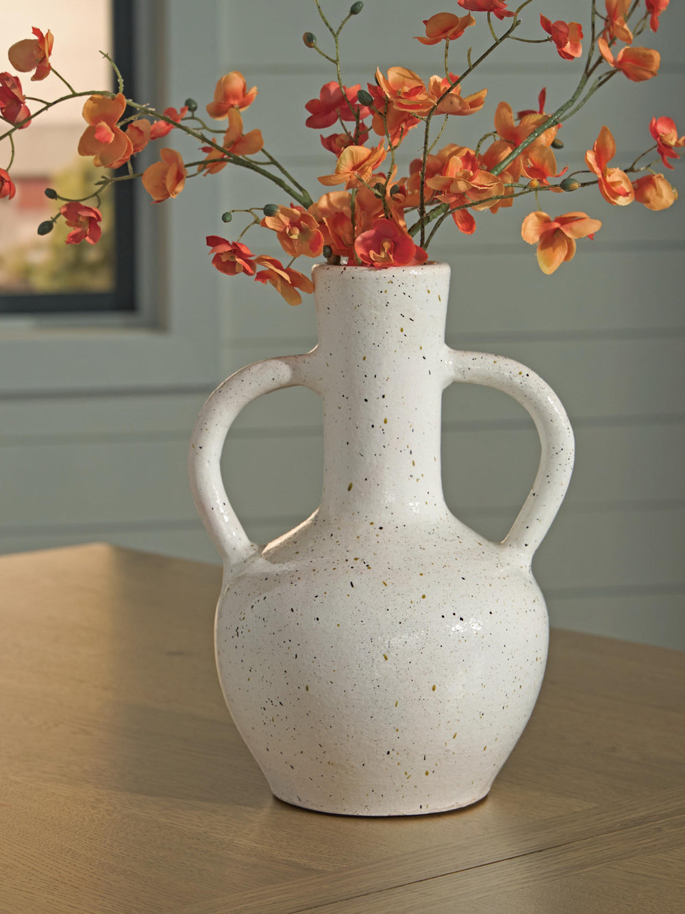 Dallinworth Vase - White/Black (2)