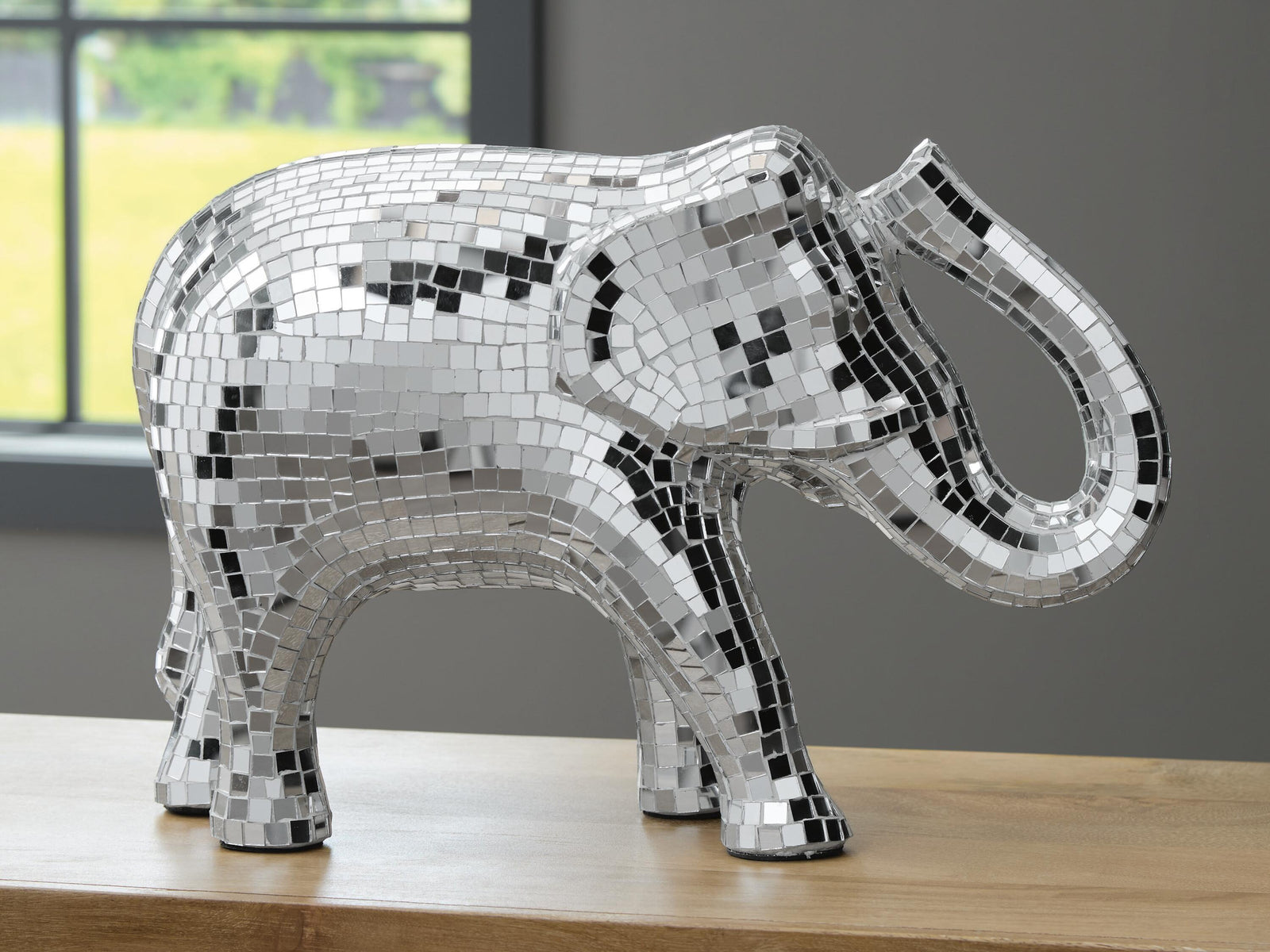 Hallmont Sculpture - Pearl Silver (2)