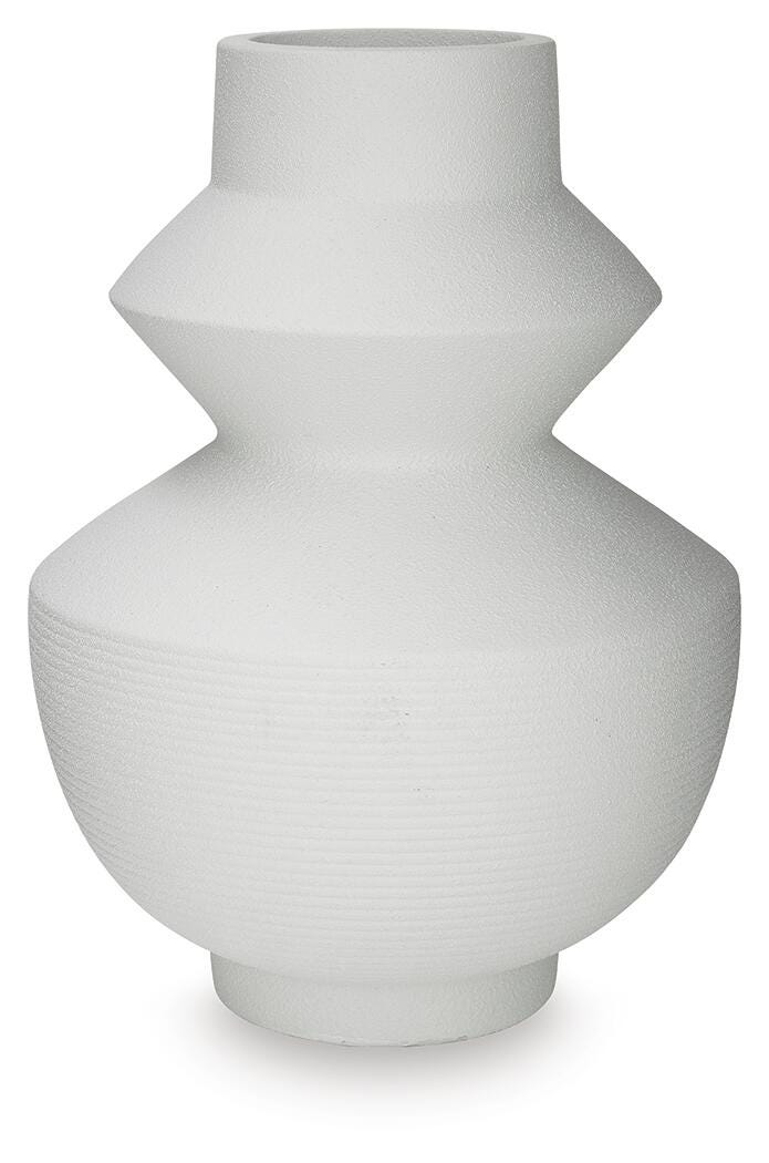 Naveen Vase - White (1)