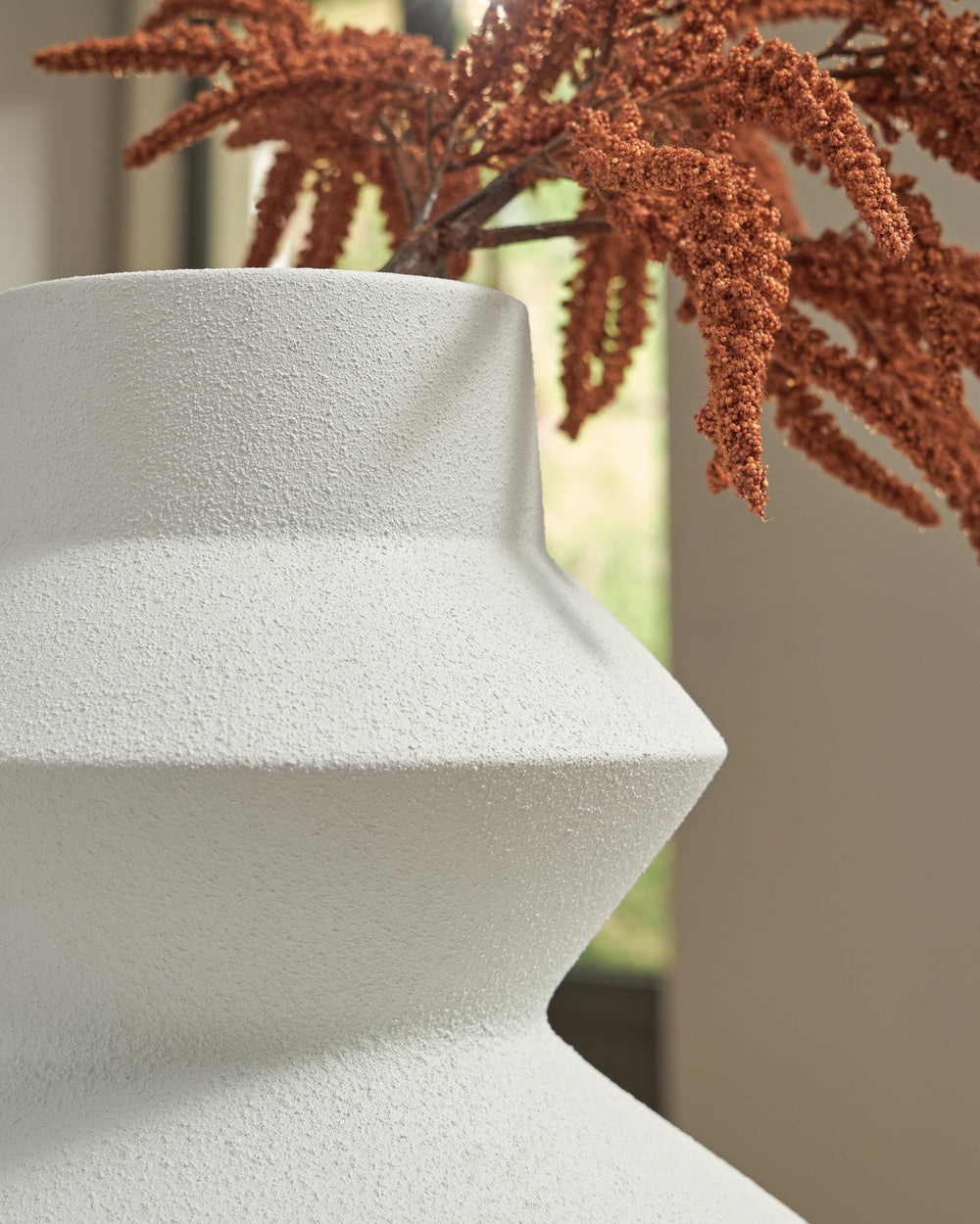 Naveen Vase - White (3)