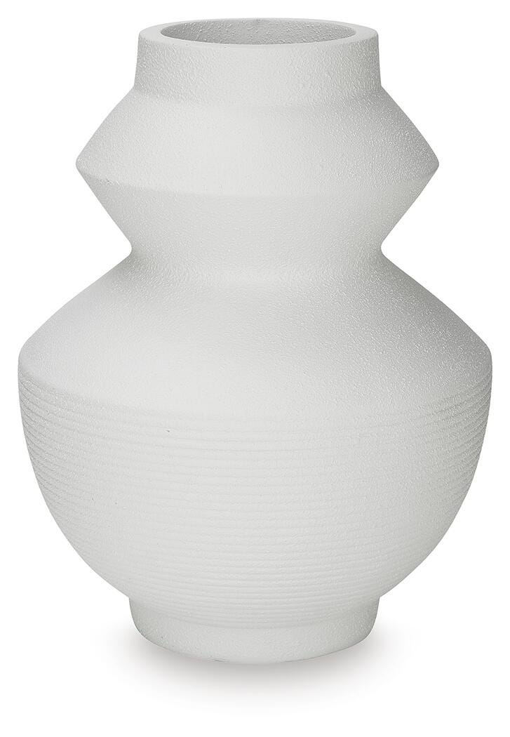 Naveen Vase - White (1)