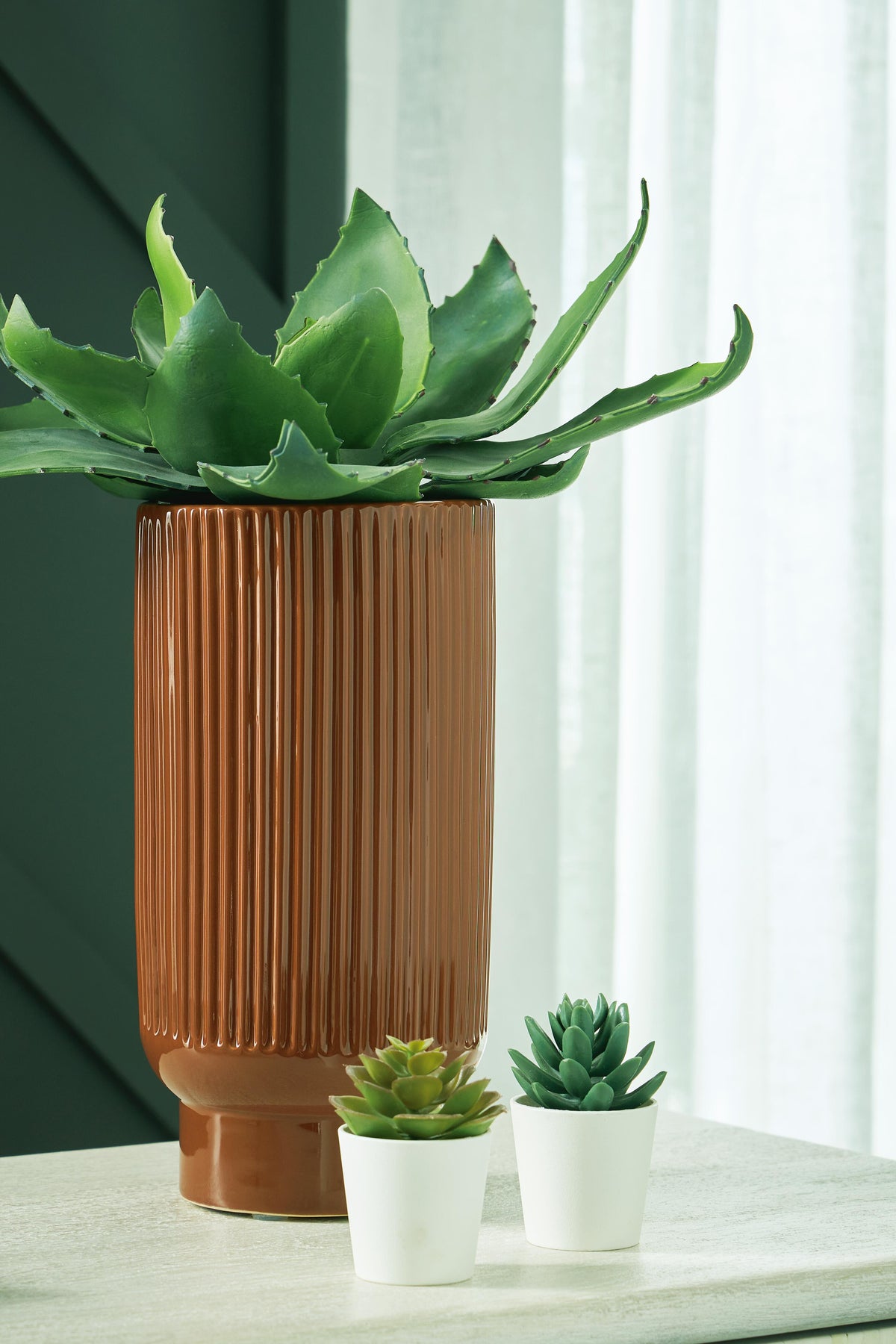 Avalyah Vase - Burnt Umber (2)