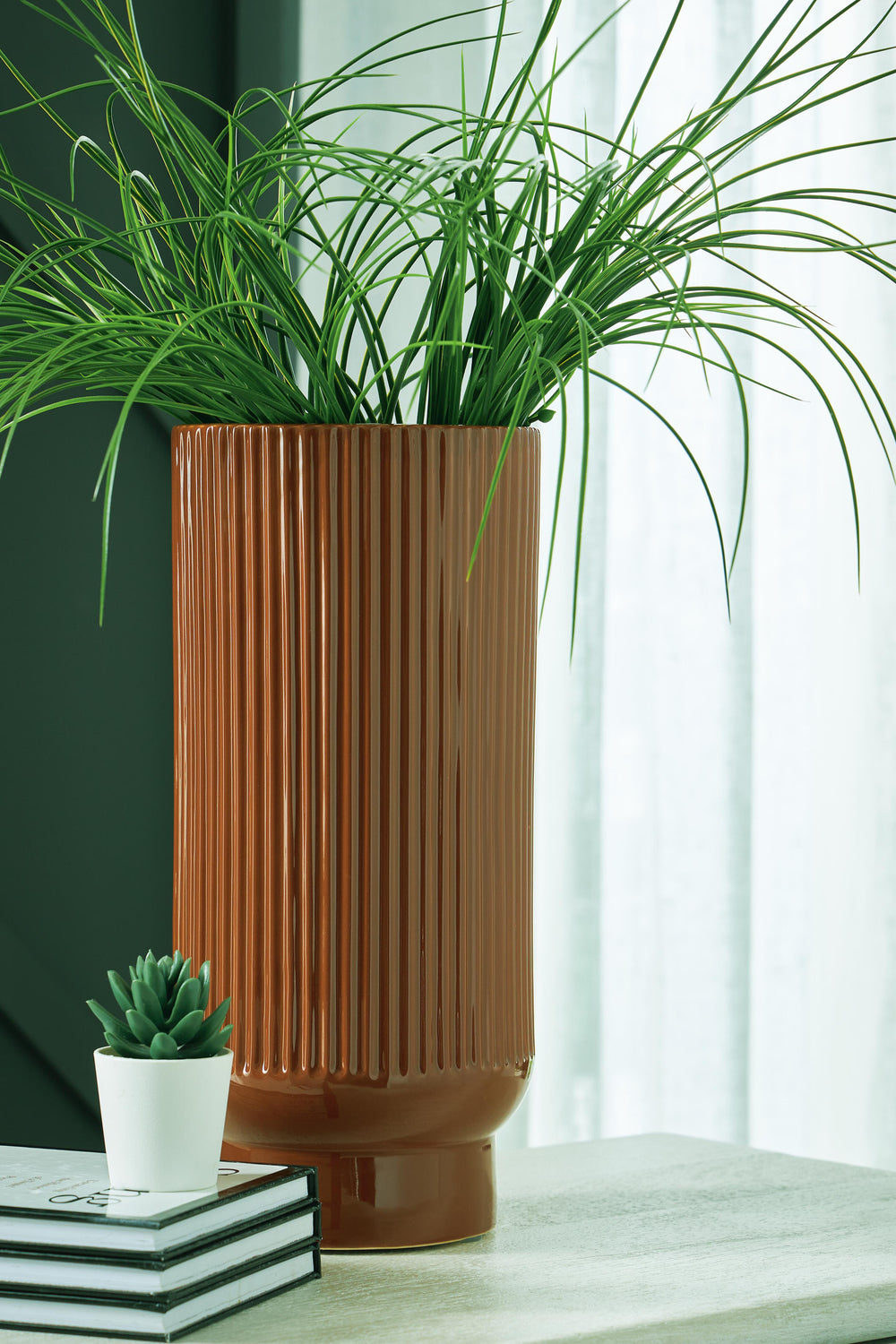 Avalyah Vase - Burnt Umber (2)
