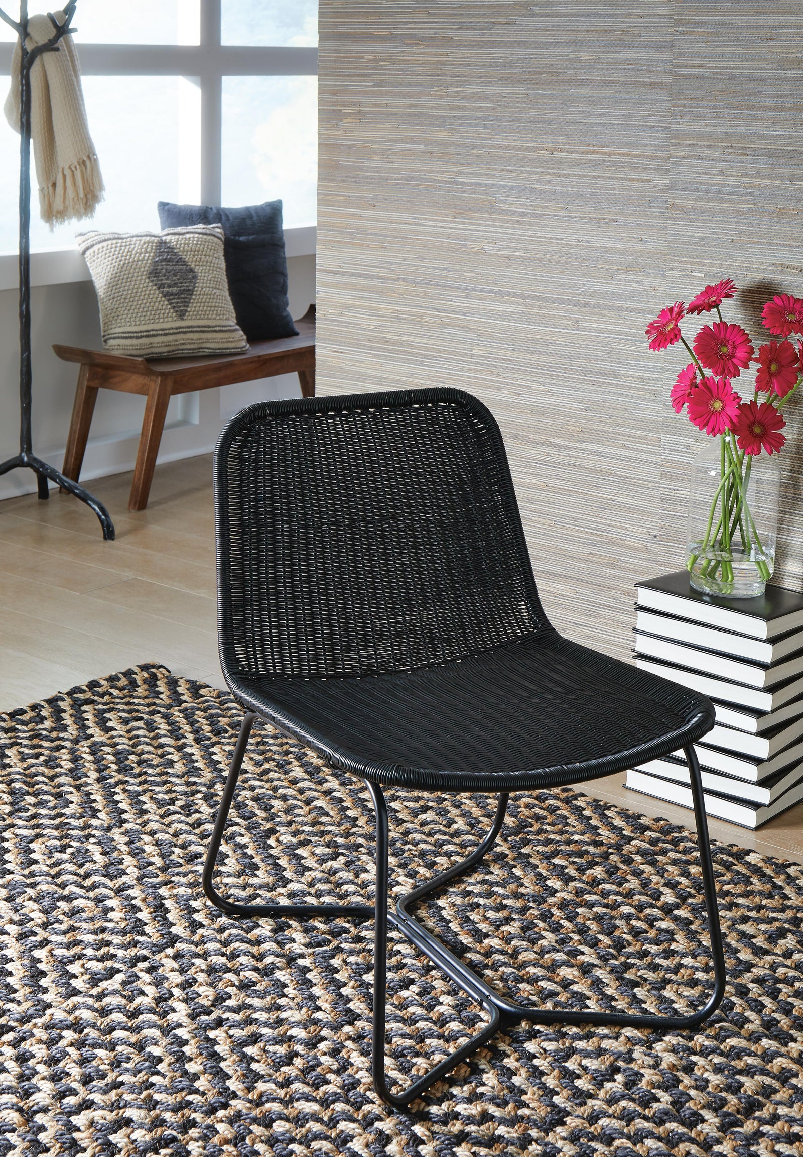Daviston Accent Chair - Black (2)