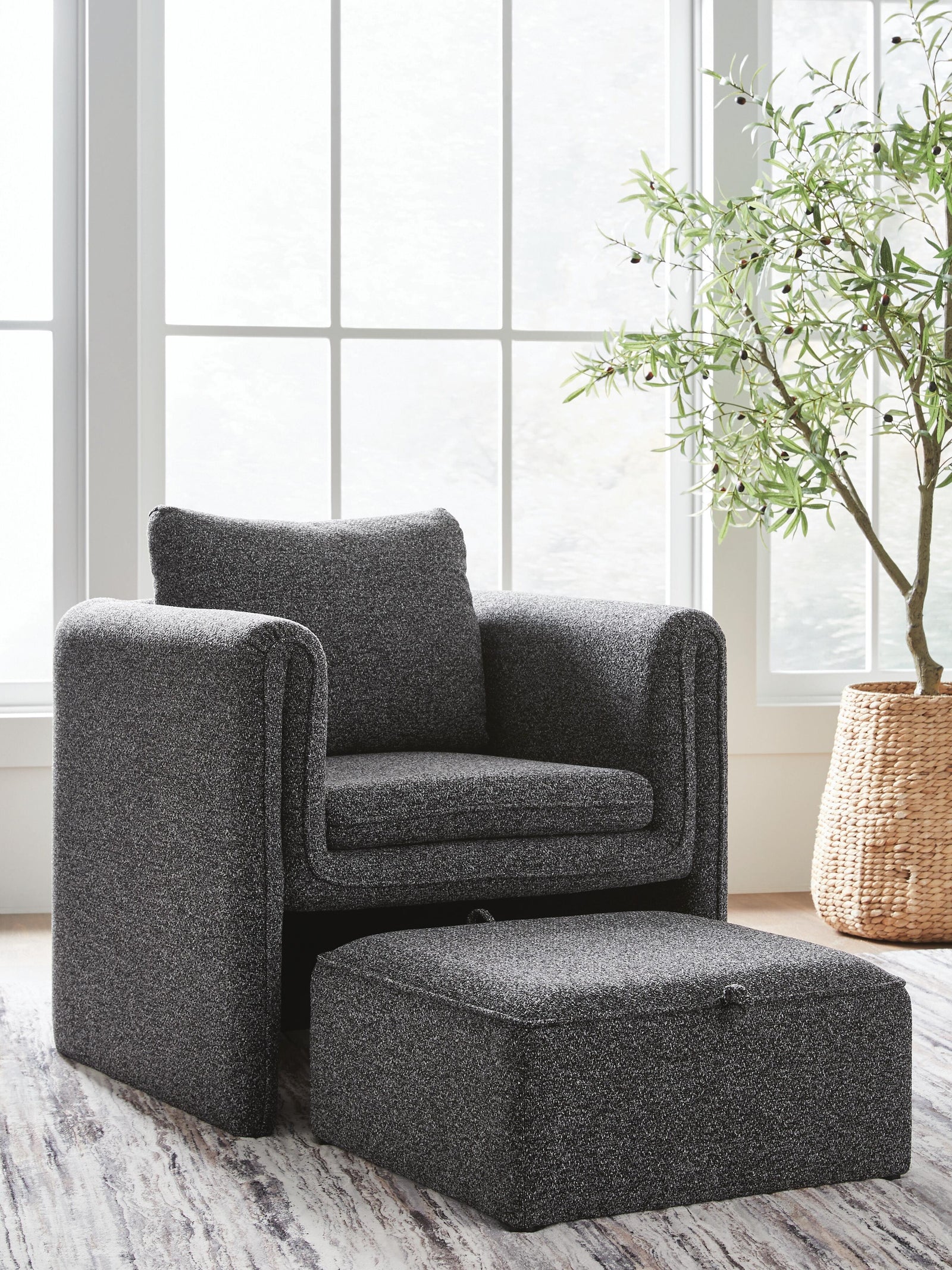 Vreni Accent Chair - Black (2)