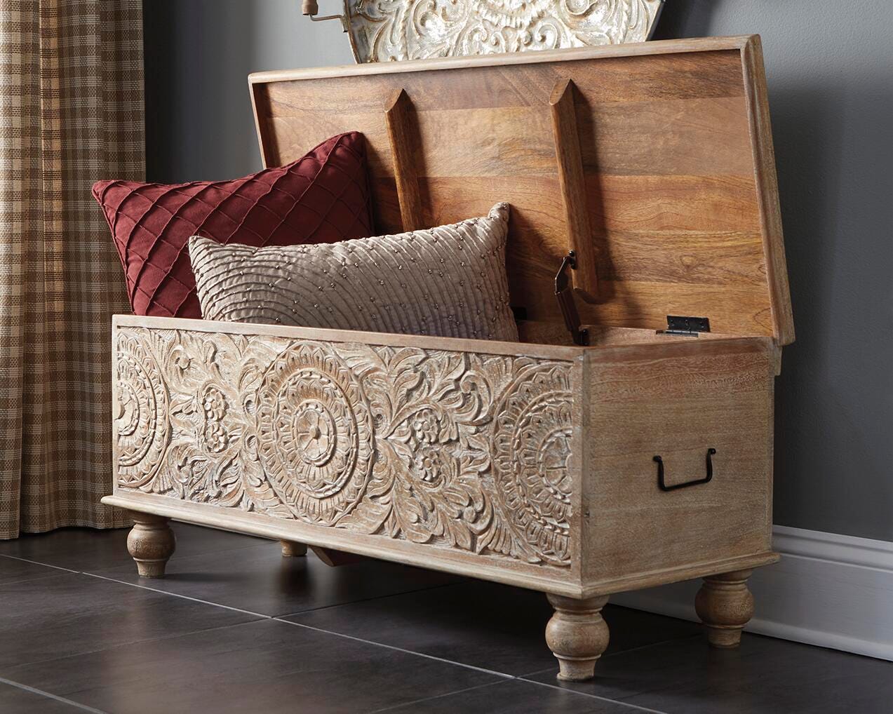 Fossil Ridge Storage Bench - Beige (2)