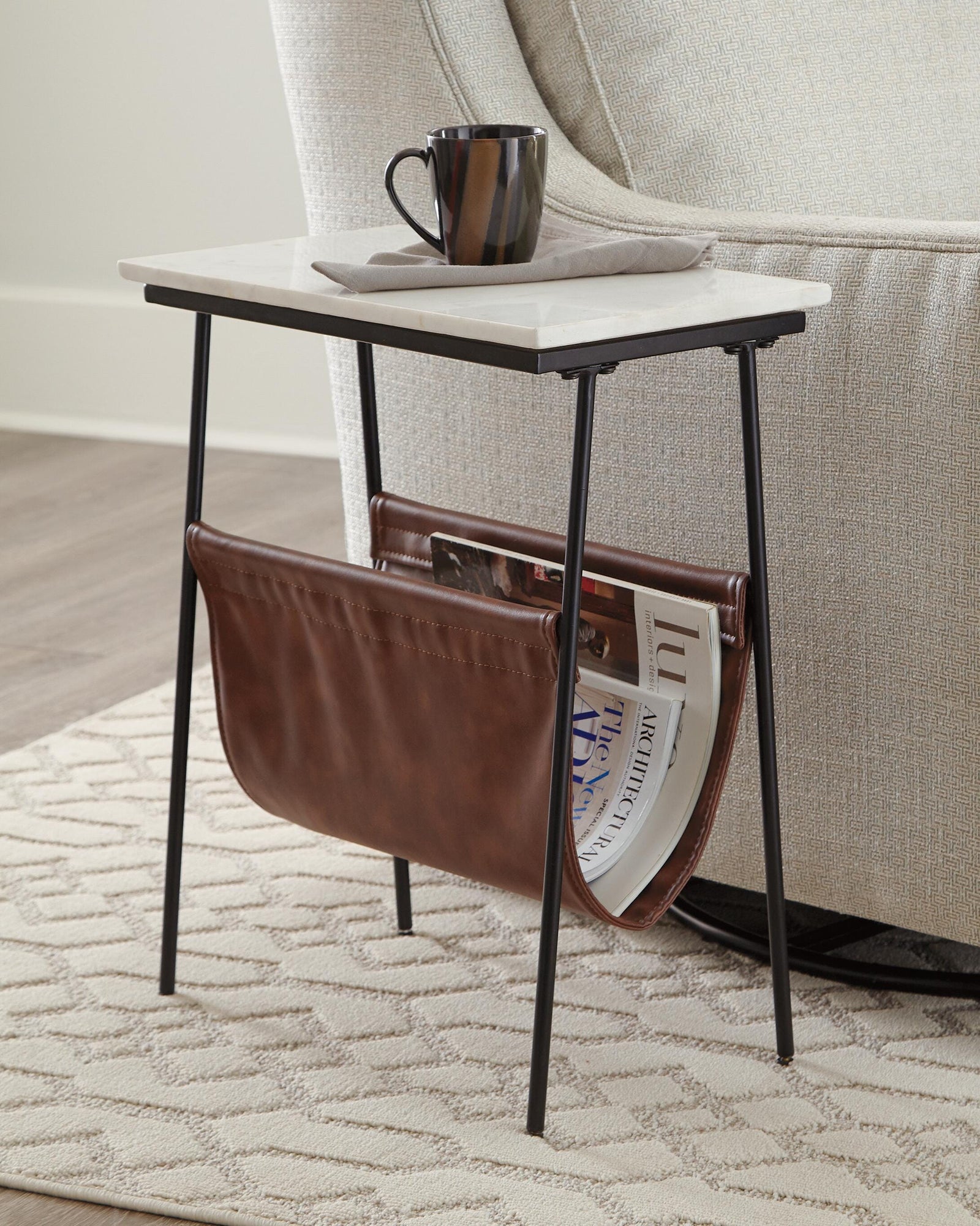 Etanbury Accent Table - Dark Brown (2)