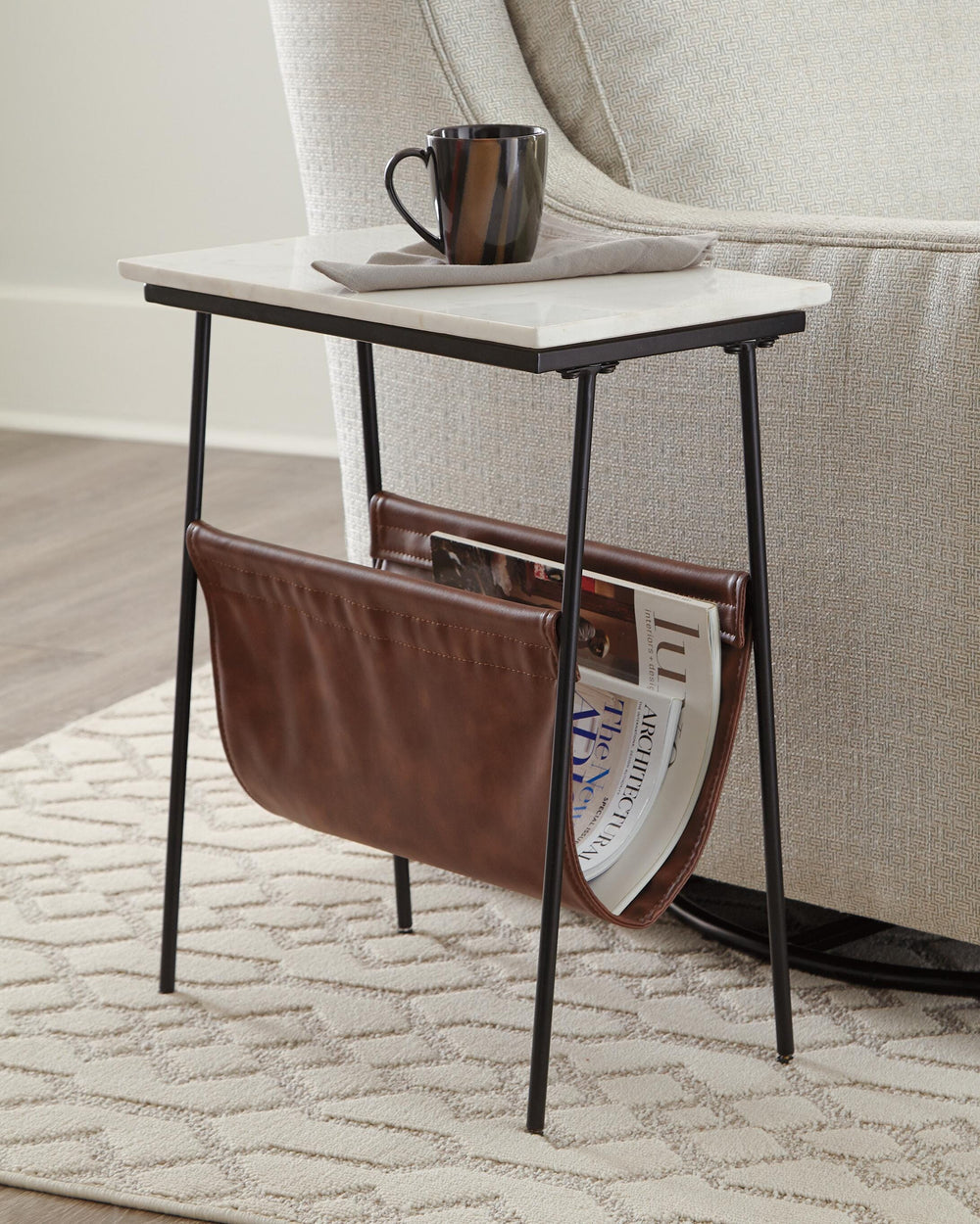 Etanbury Accent Table - Dark Brown (2)