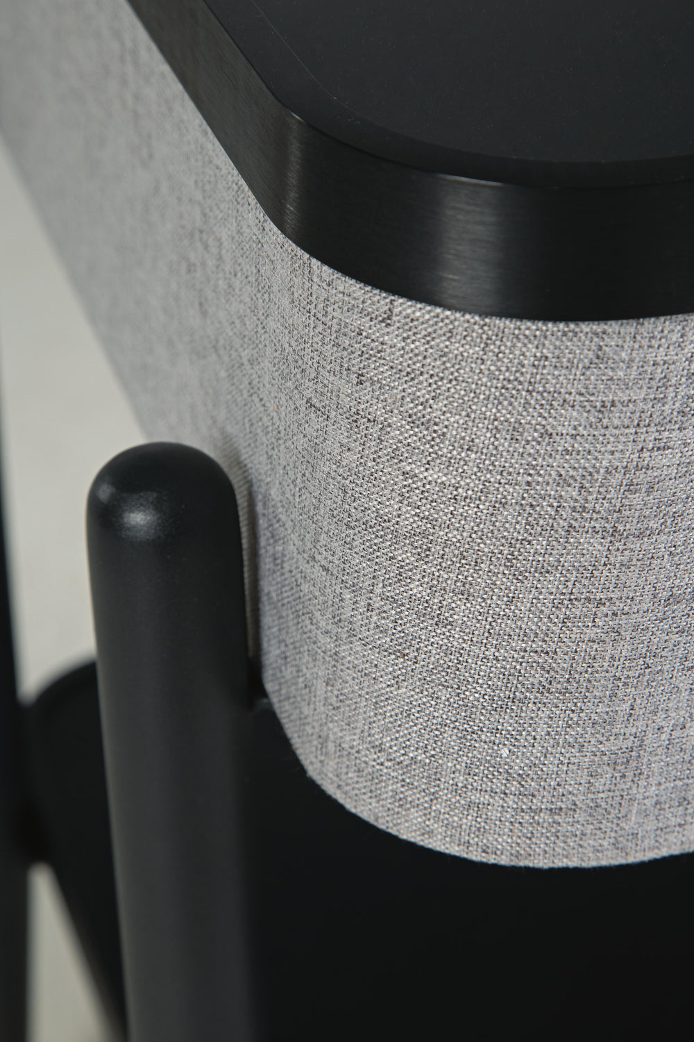Jorvalee Accent Table with Speaker - Dark Gray (10)