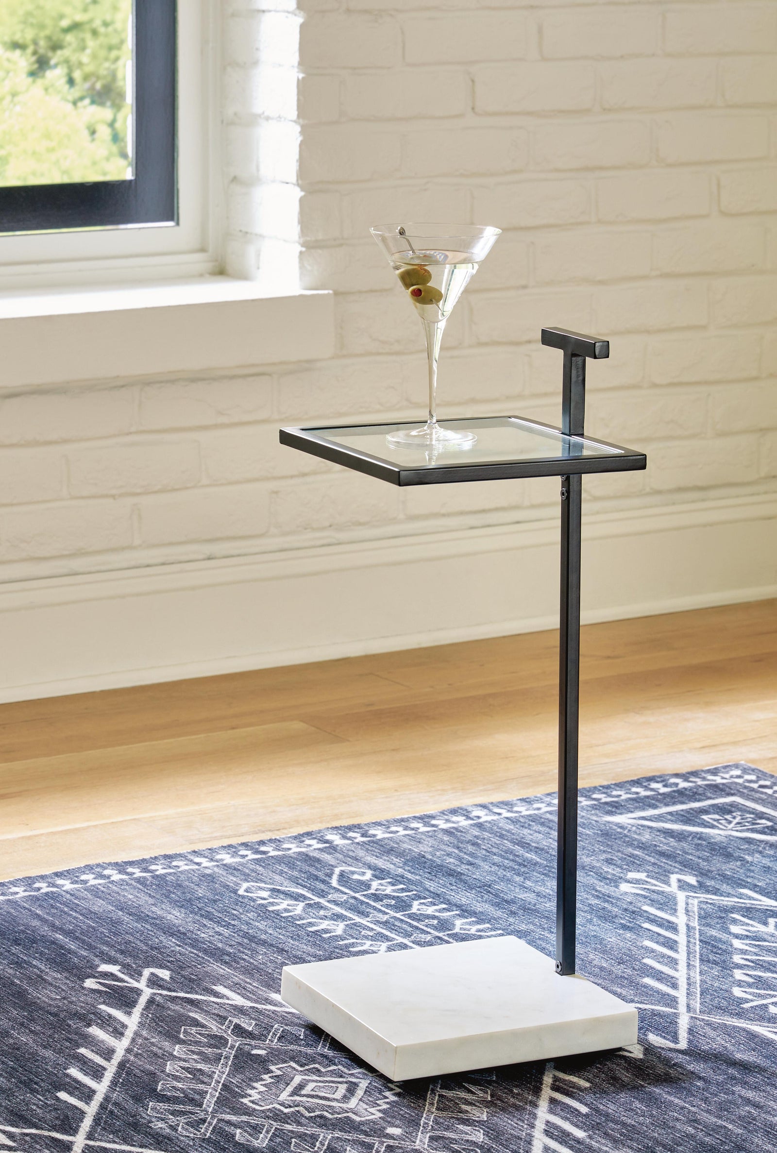 Mannill Accent Table - Black (2)