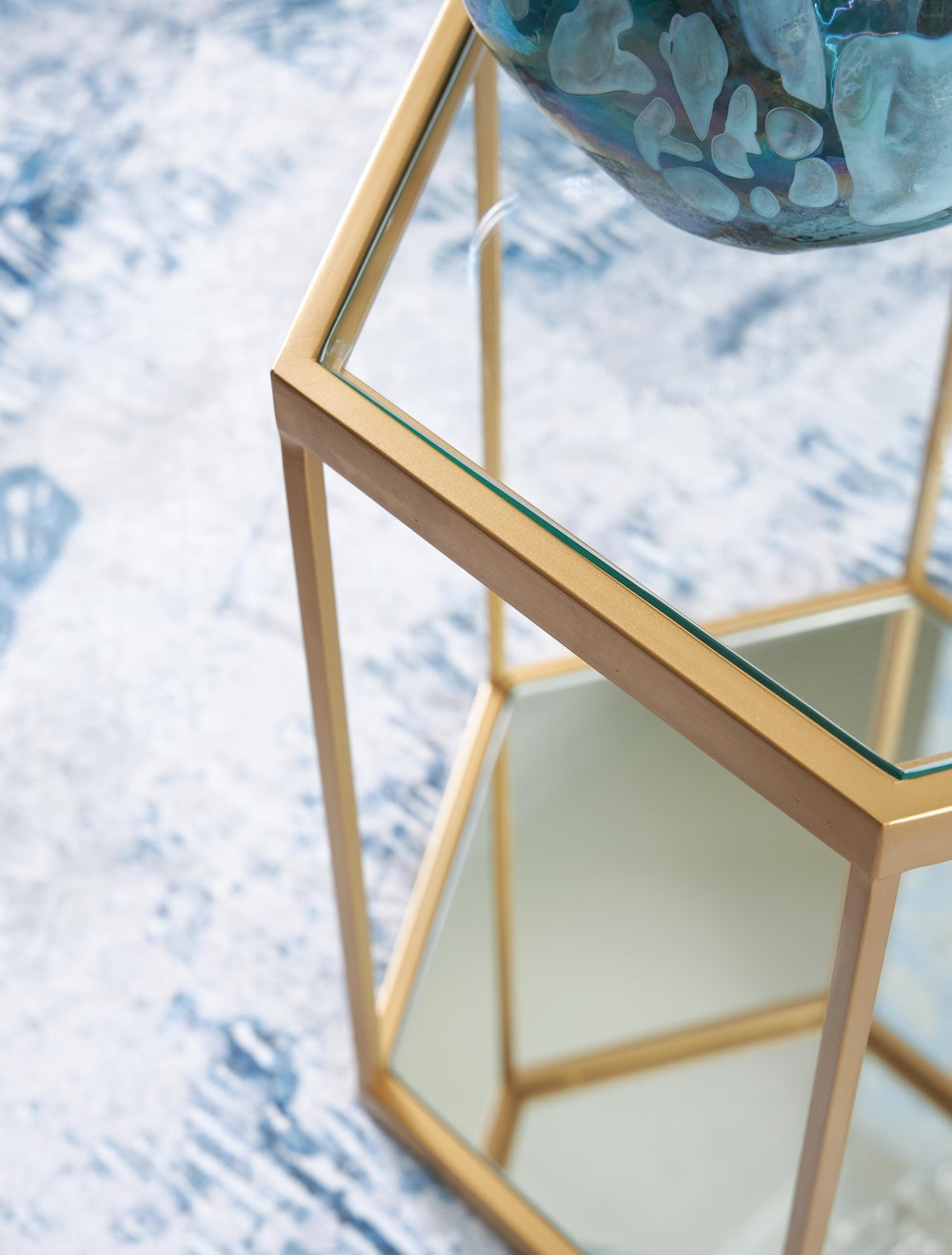 Veerwick Accent Coffee Table - Gold (4)