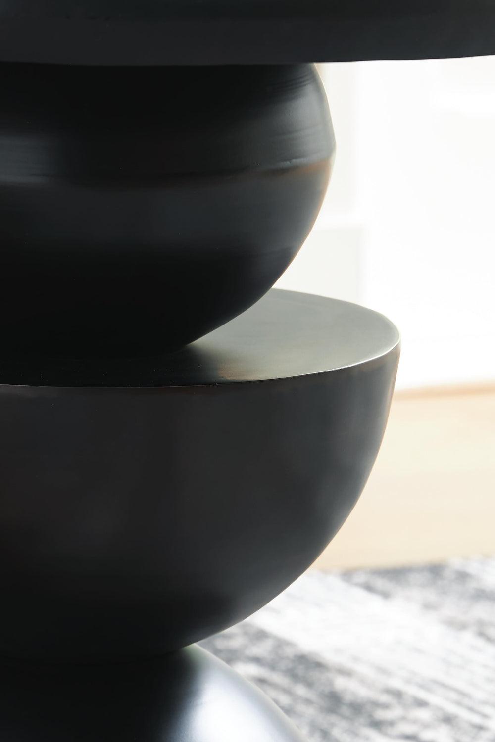 Kurtson Accent Table - Black (3)