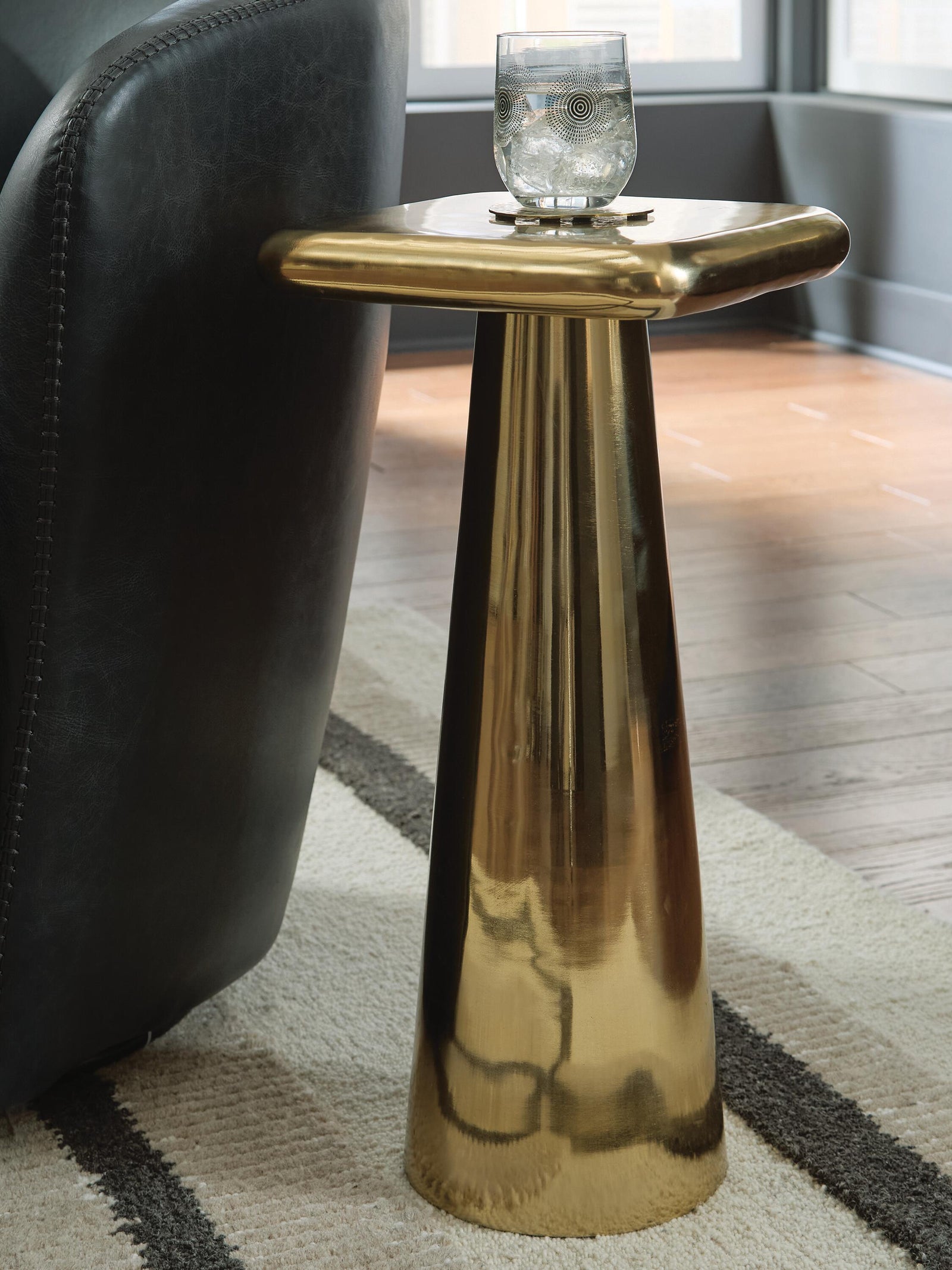 Dallenburg Accent Table - Gold (2)