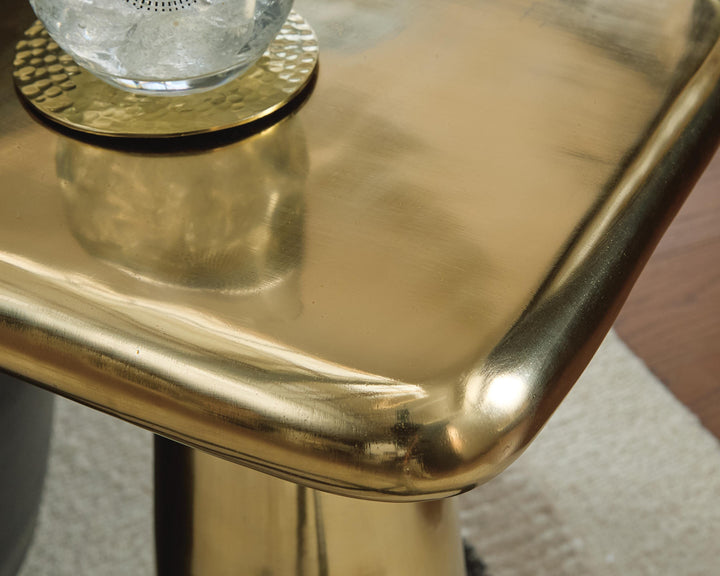 Dallenburg Accent Table - Gold (4)