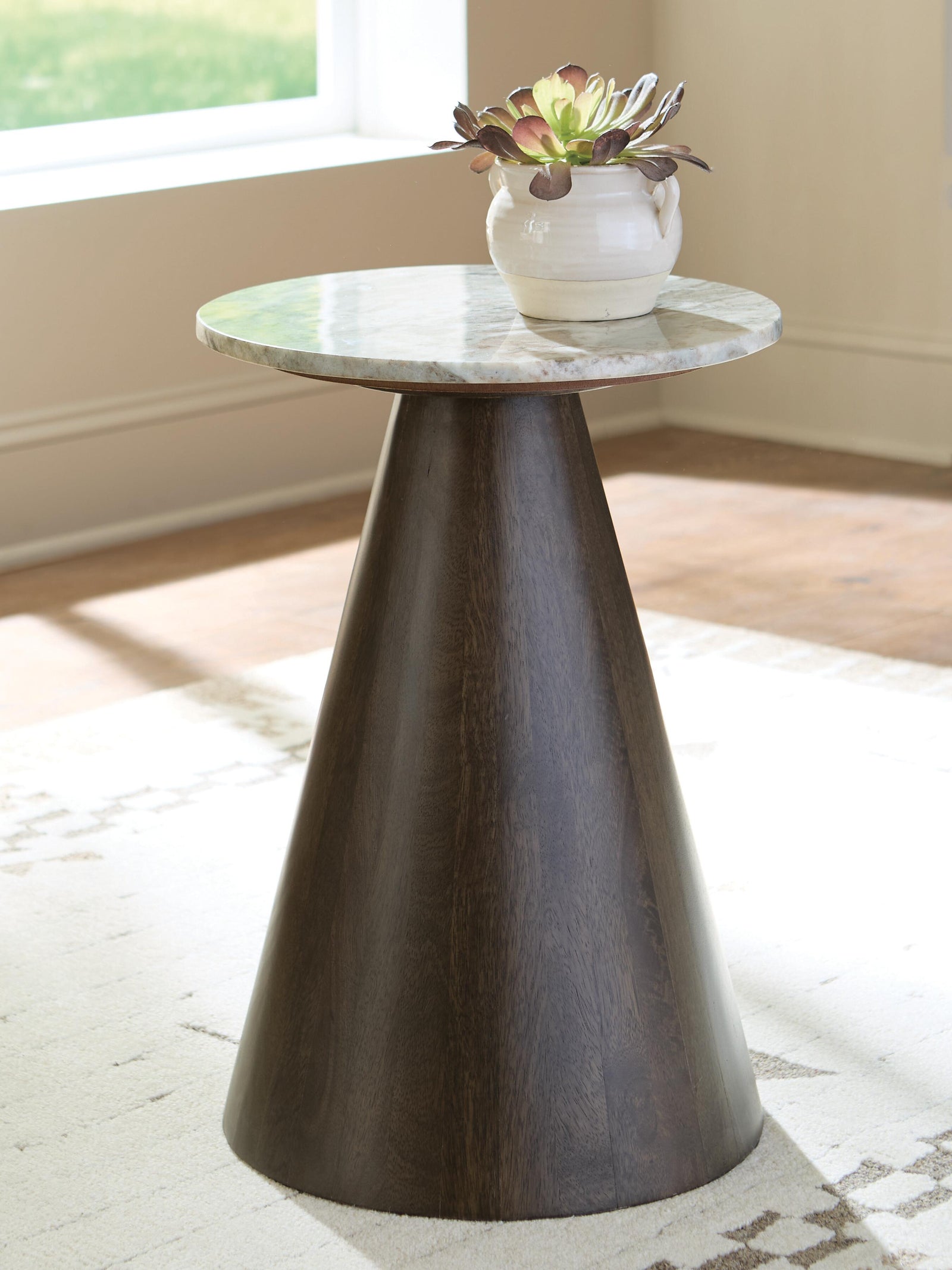 Waltnor Accent Table - Dark Brown (2)
