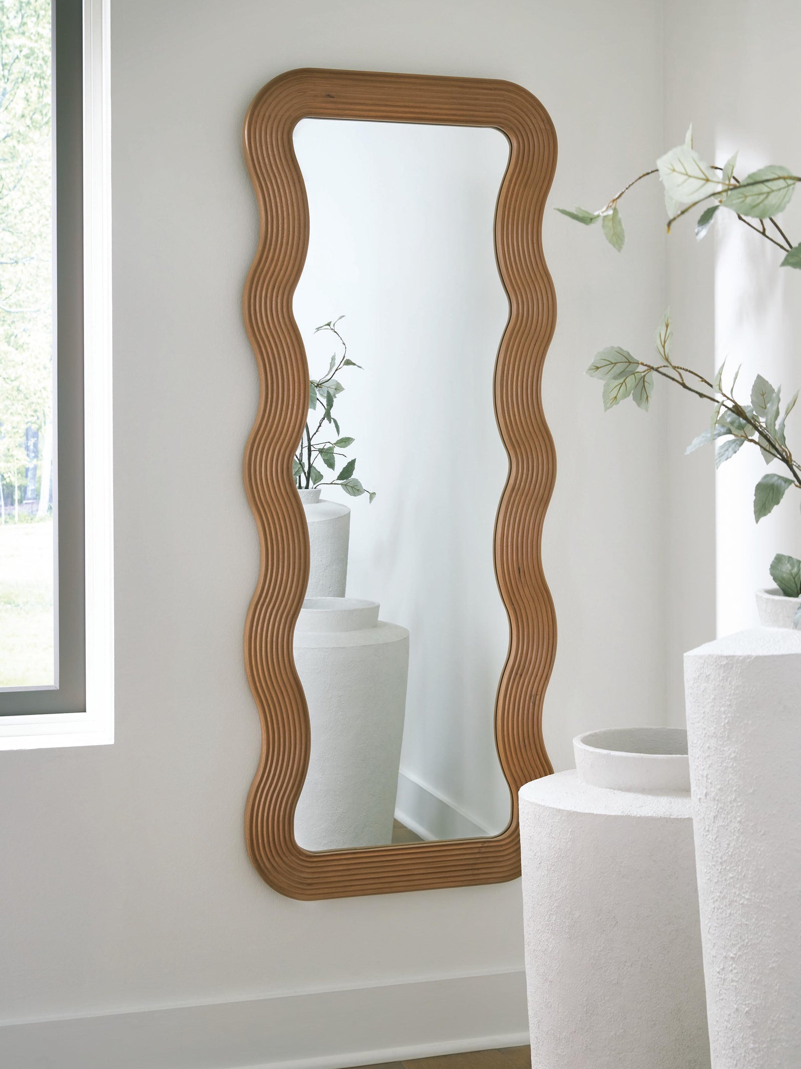 Ellisonville Floor Mirror - Light Brown (2)