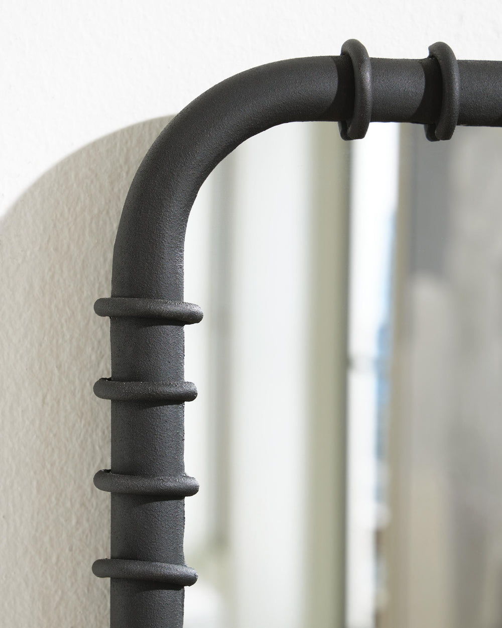 Judlow Accent Mirror - Black (6)