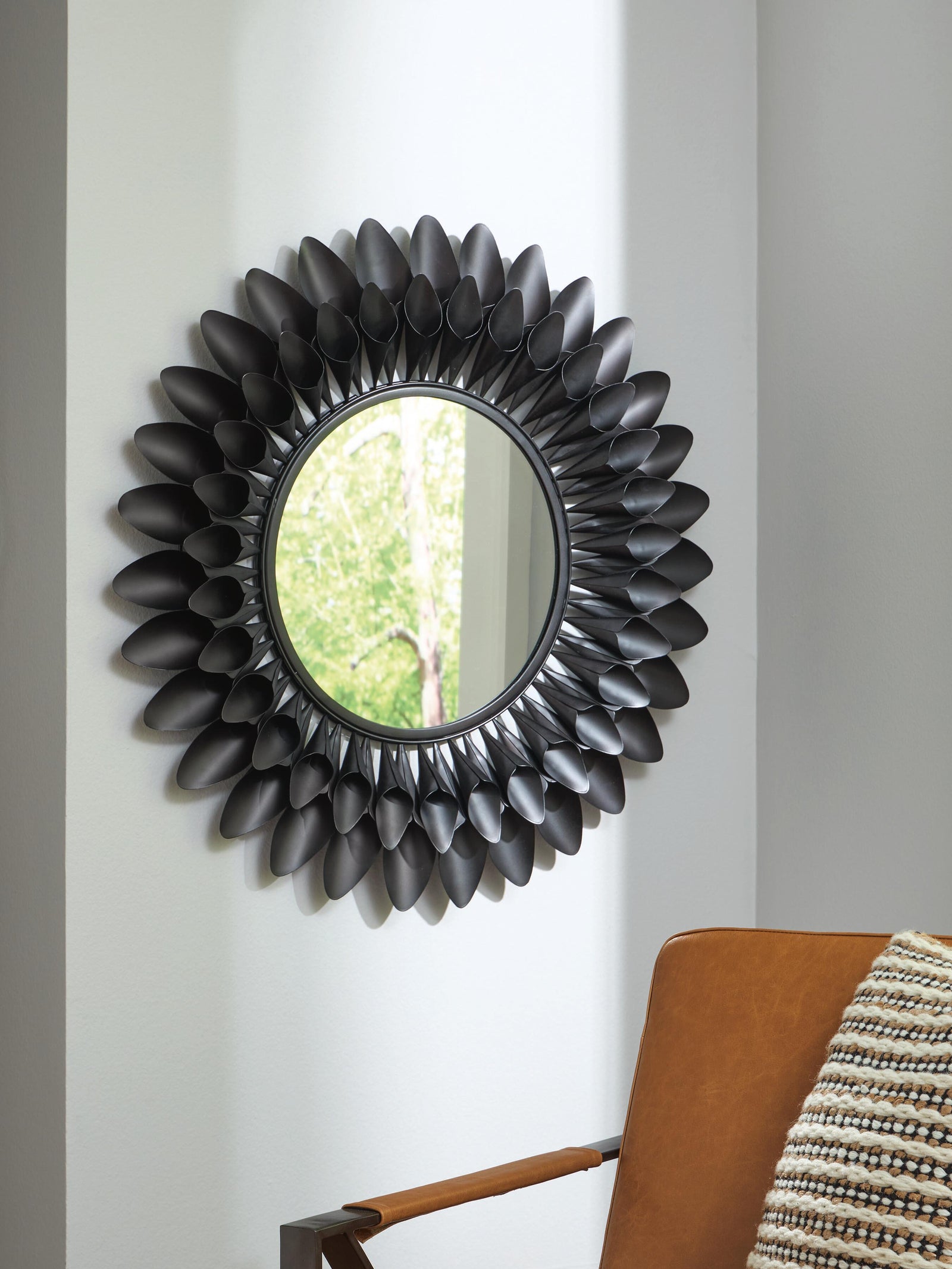 Ryenmour Accent Mirror - Black (2)