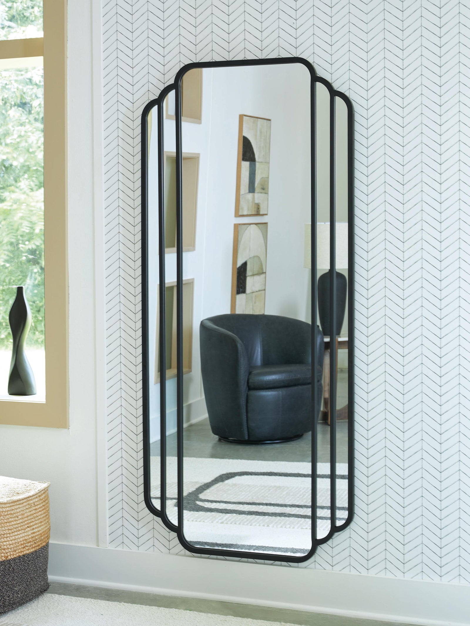 Antigone Floor Mirror - Black (2)