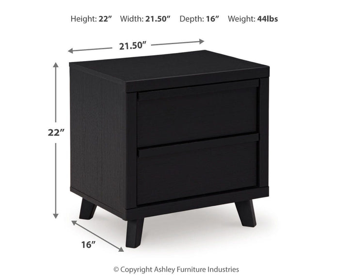 Danziar Queen Panel Platform Bed and 2 Nightstands (11)