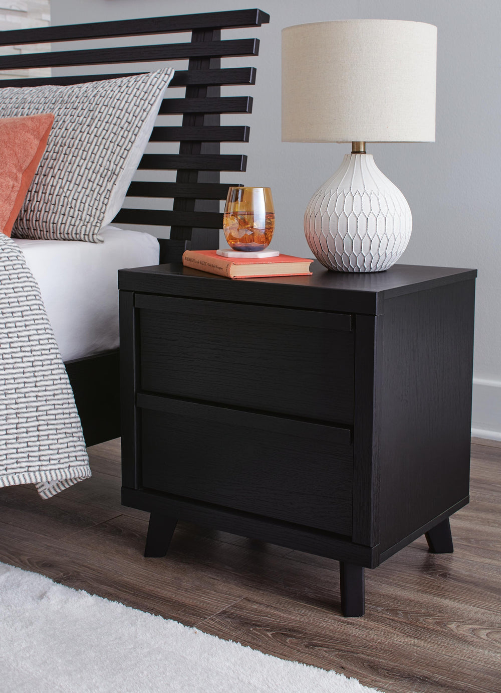 Danziar Nightstand - Black (2)