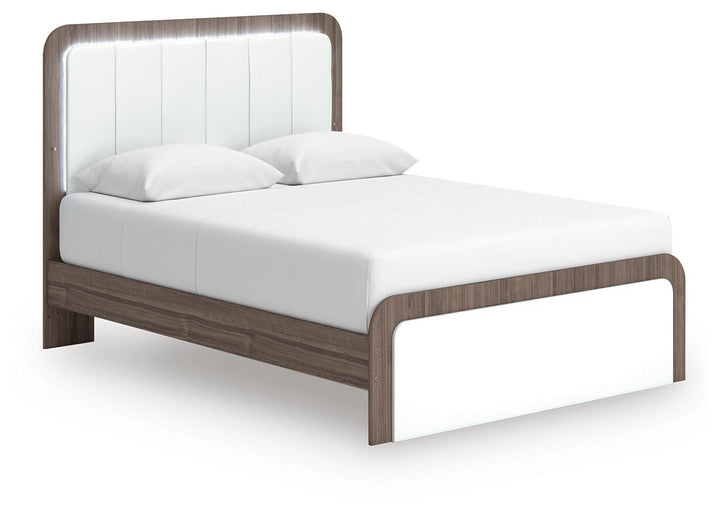 Kendanport Queen Upholstered Bed and 2 Nightstands (4)
