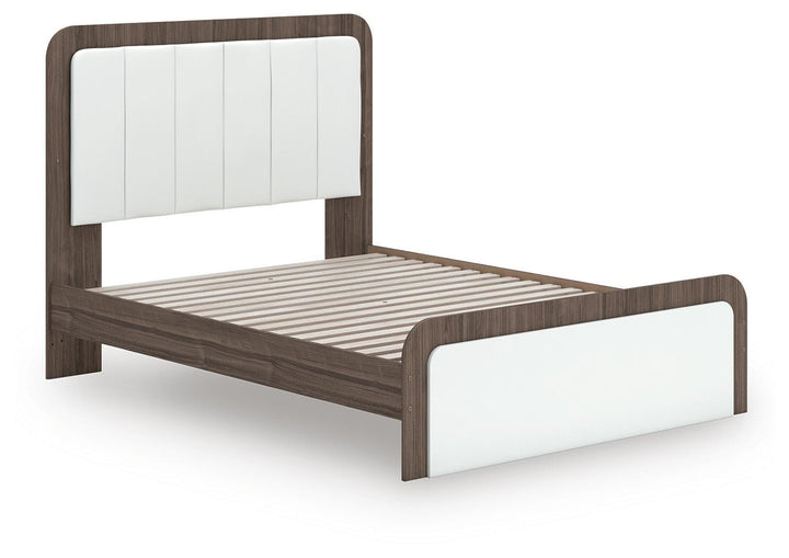 Kendanport Queen Upholstered Bed - White/Brown (4)