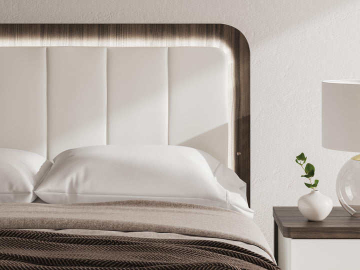 Kendanport Queen Upholstered Bed - White/Brown (11)