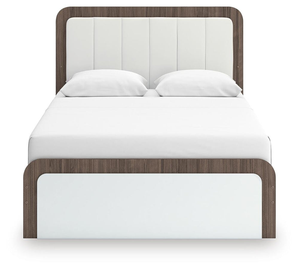 Kendanport Queen Upholstered Bed - White/Brown (5)