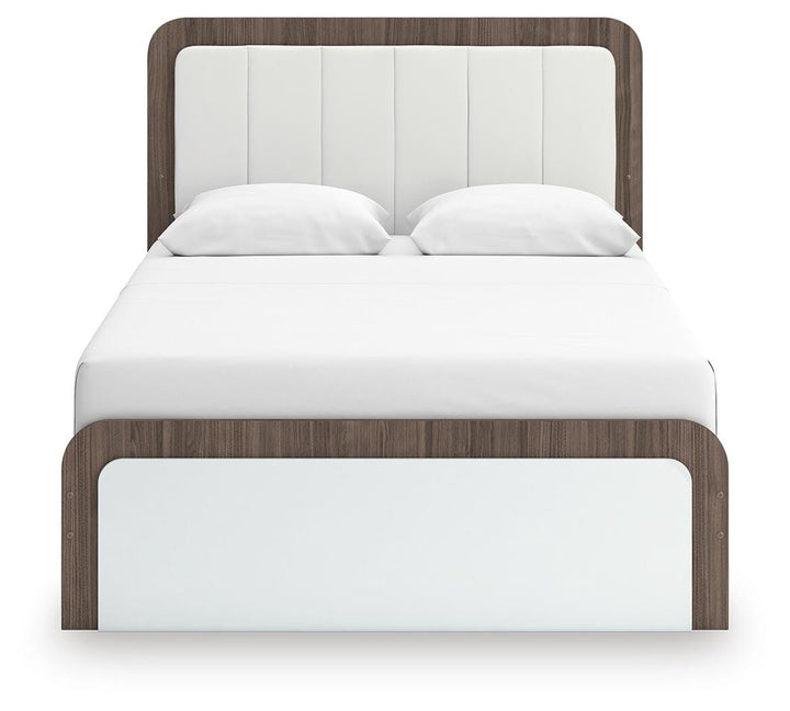 Kendanport Queen Upholstered Bed and 2 Nightstands (2)