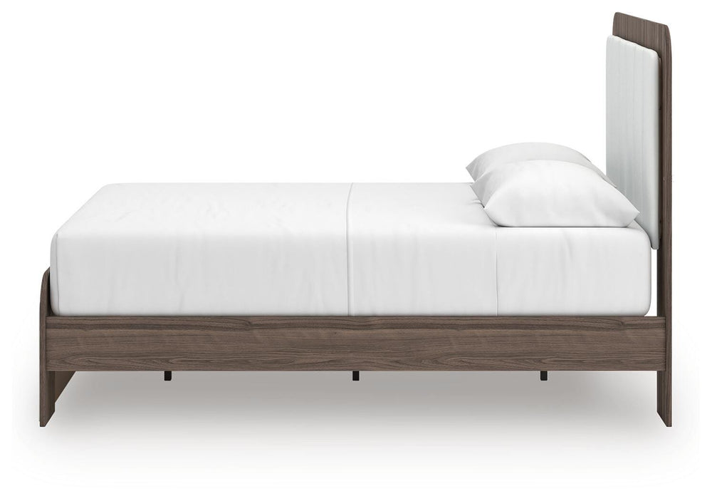 Kendanport Queen Upholstered Bed, Dresser, Mirror and Nightstand - White/Brown (15)