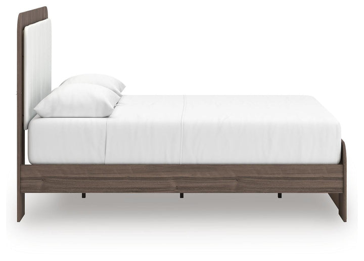 Kendanport Queen Upholstered Bed and 2 Nightstands (5)