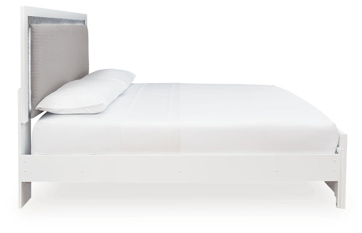 Maeling Queen Upholstered Panel Bed, Dresser, Mirror and Nightstand (6)