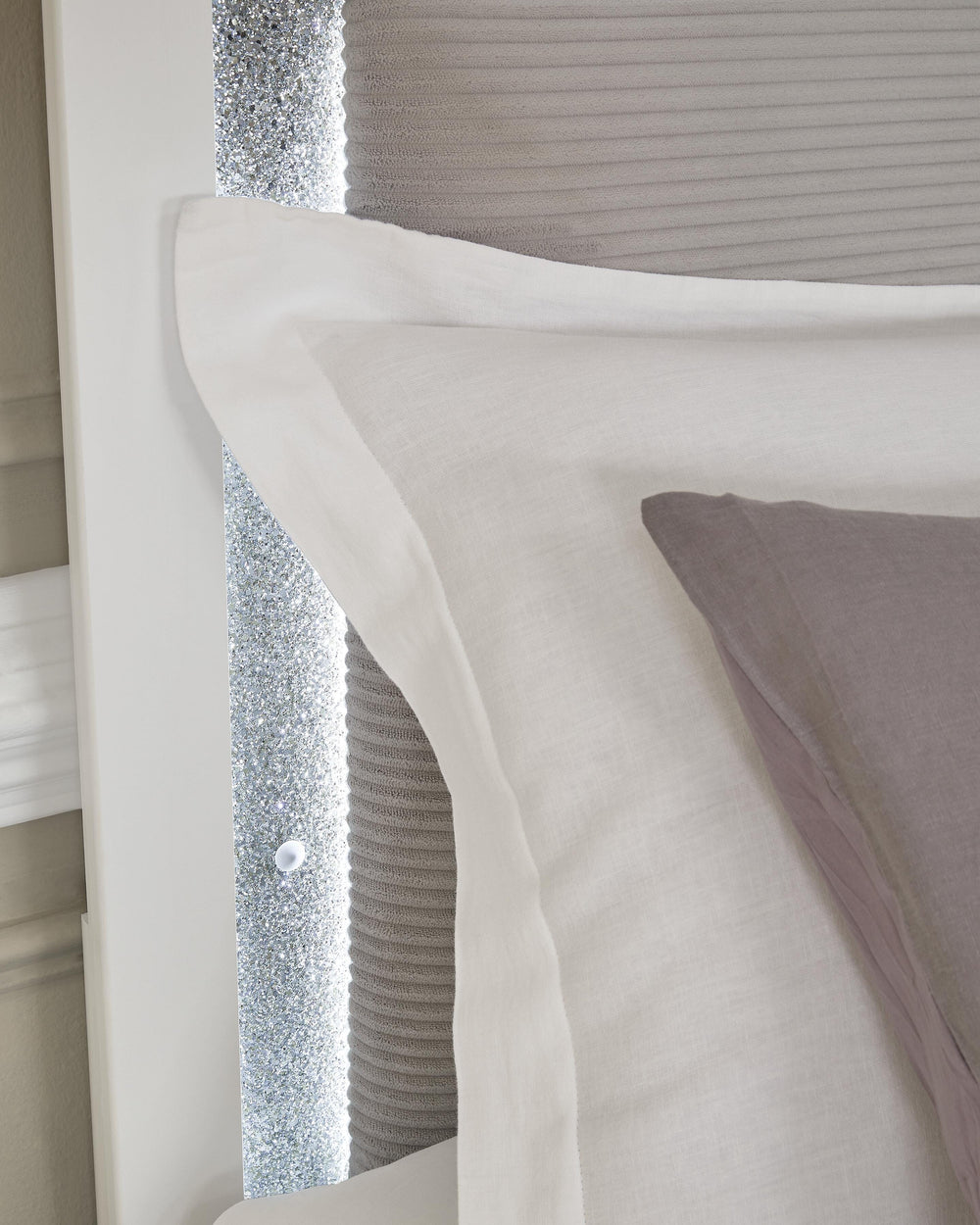 Maeling King Upholstered Panel Bed - White (7)