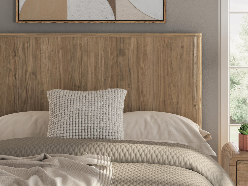 Gramburg Full Panel Bed - Warm Natural Brown (9)