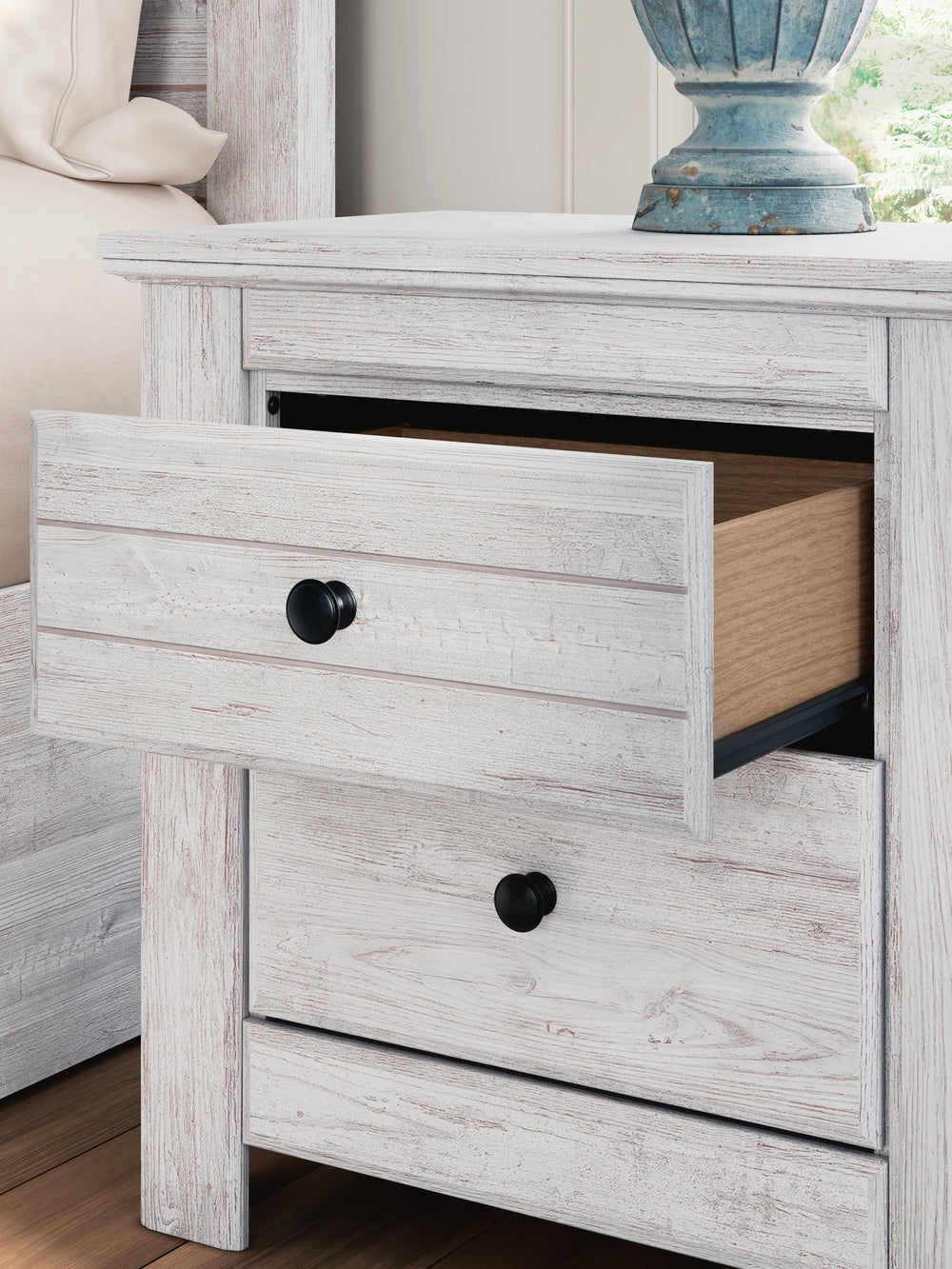 Makidern Nightstand - White (10)