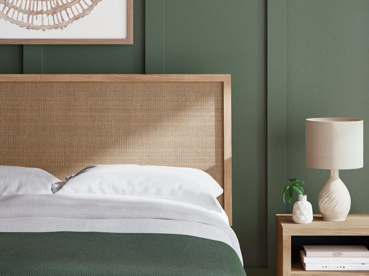 Cielden Queen Panel Bed, Dresser, Mirror and Nightstand - Two-tone (23)