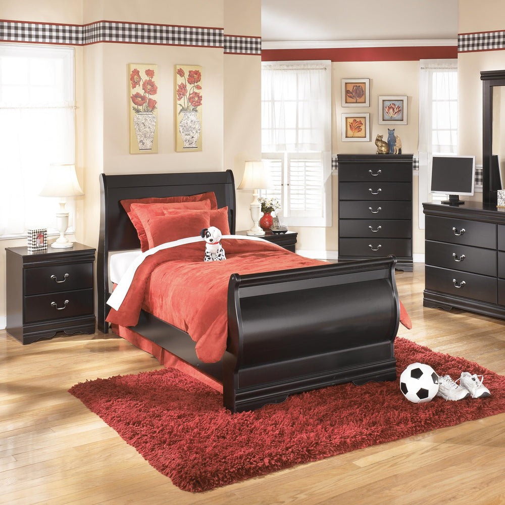 Huey Vineyard Chest of Drawers - Black (4)