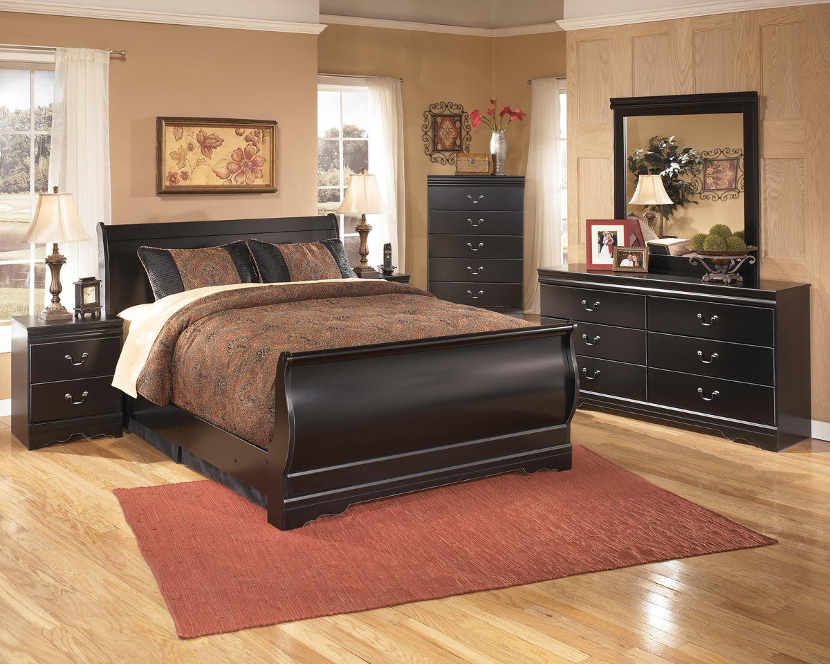 Huey Vineyard Dresser and Mirror - Black (3)