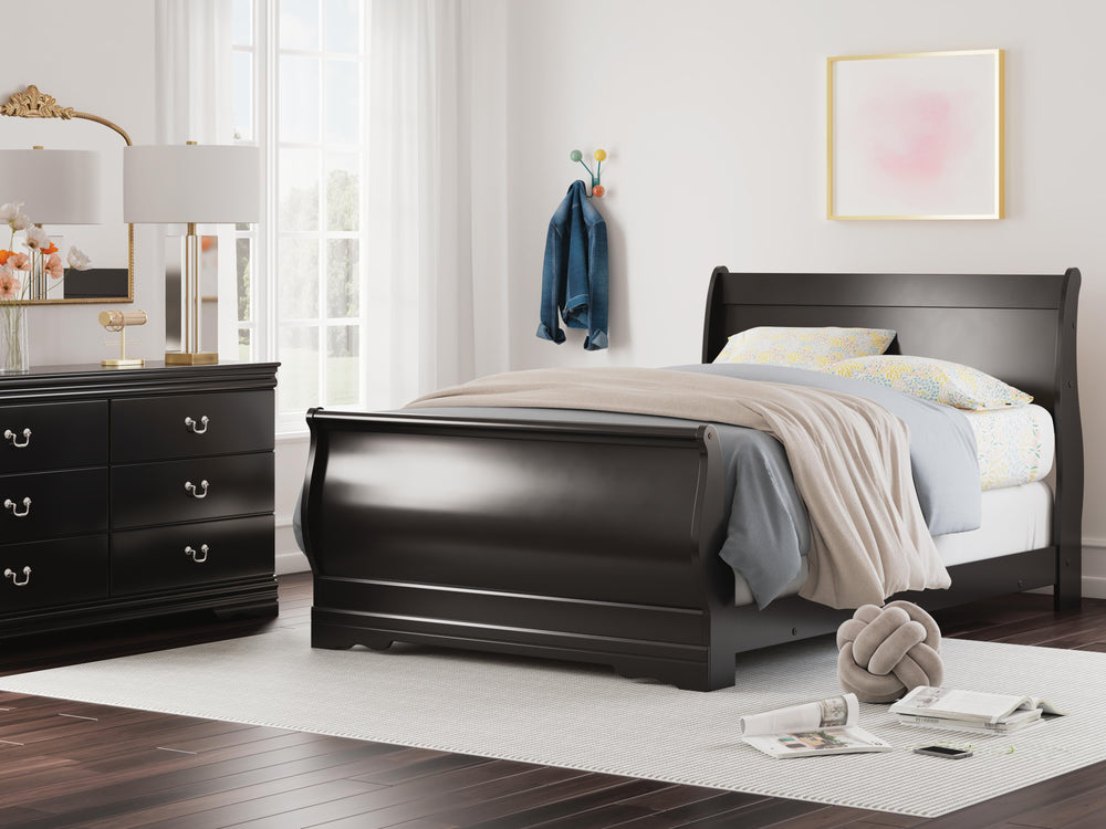 Huey Vineyard Full Sleigh Bed and Dresser - Black (6)