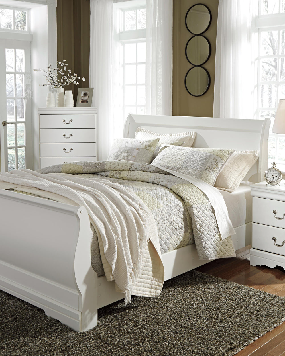 Anarasia Queen Sleigh Bed with Chest of Drawers and Nightstand - White (1)
