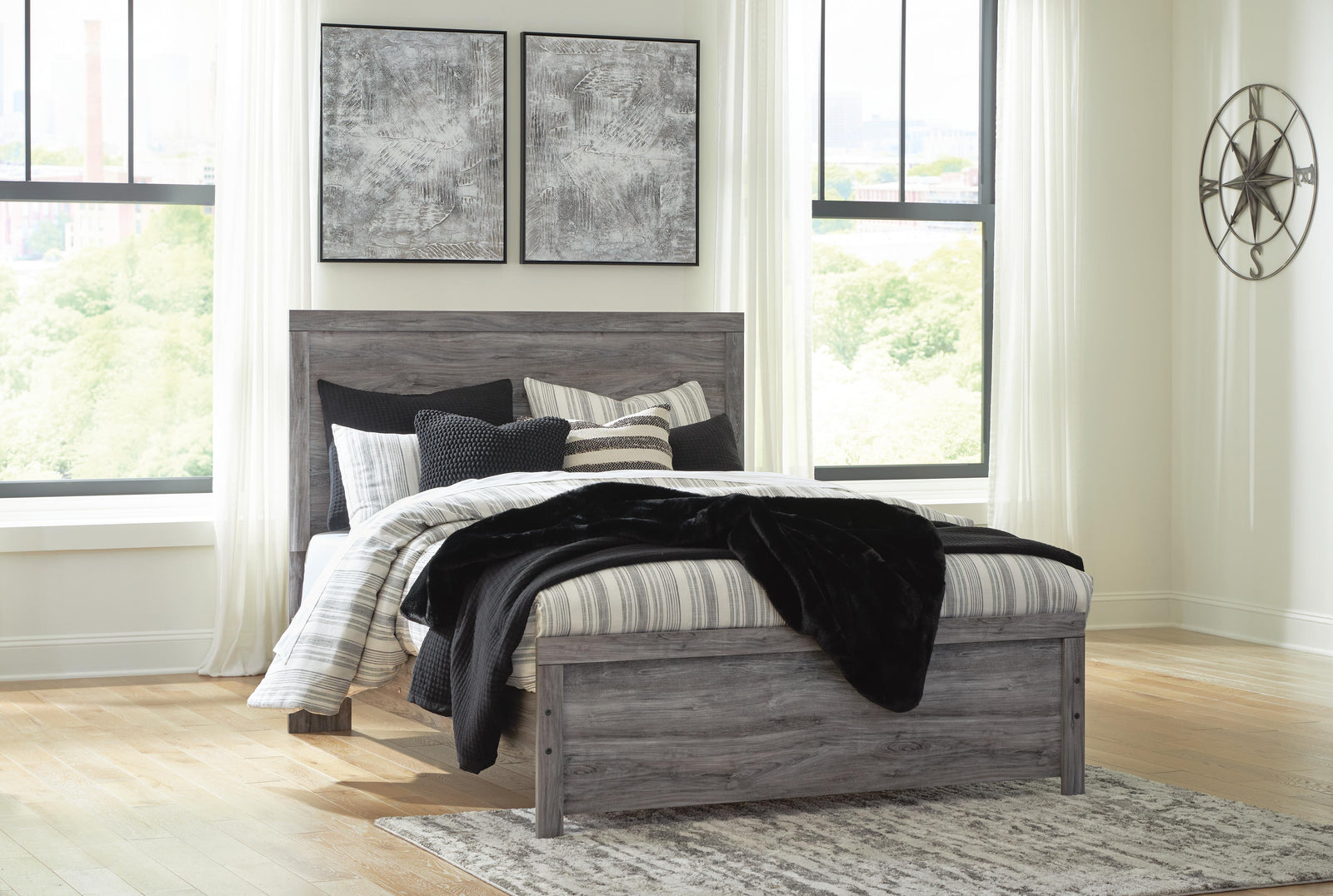 Bronyan Queen Panel Bed - Dark Gray (2)