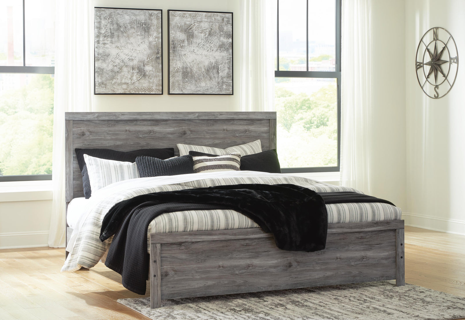 Bronyan King Panel Bed - Dark Gray (2)