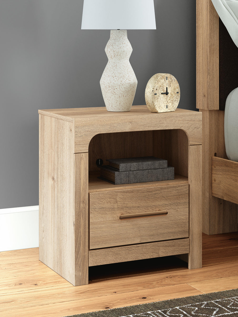 Kinlanni Nightstand - Light Brown (2)